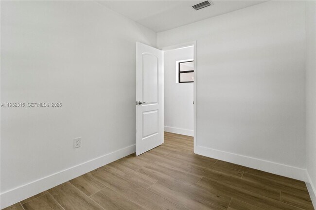 Building Photo - 6200 Fletcher St