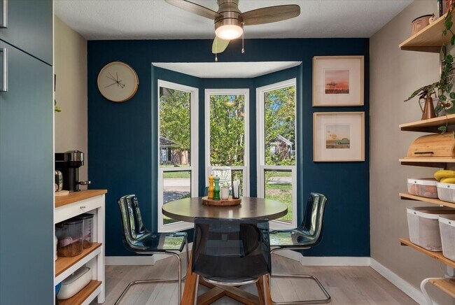 Building Photo - 88 W High Oaks Cir