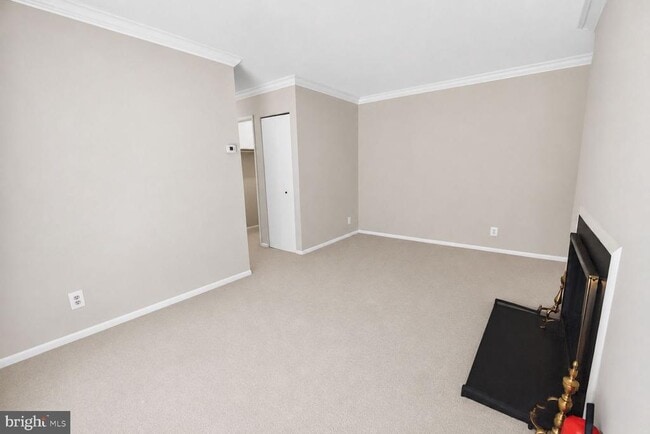 Building Photo - 5915 Tamar Dr
