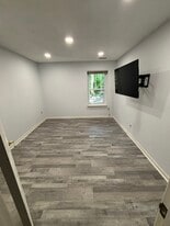 Building Photo - 596 Wild Flower Glade