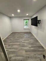 Building Photo - 596 Wild Flower Glade