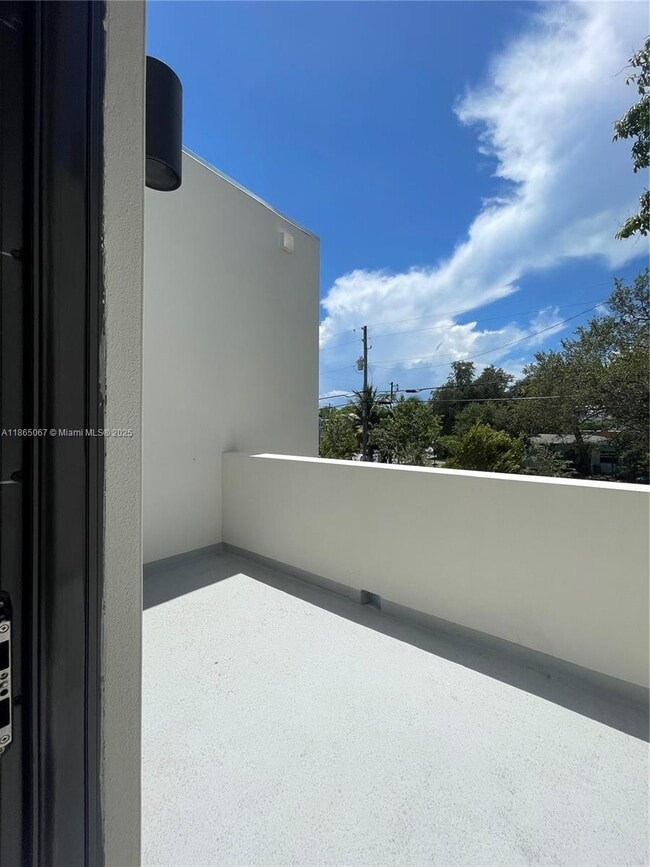 Building Photo - 85 NE 55th St