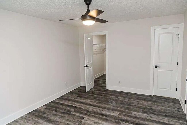 Building Photo - 410 Countryside Pl