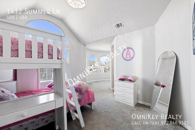 Building Photo - 1412 Summer Ln