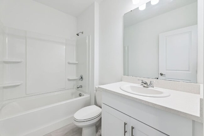 Building Photo - Spacious 4 Bedroom Retreat with 3 Full Baths in Charming Edgewater, FL!