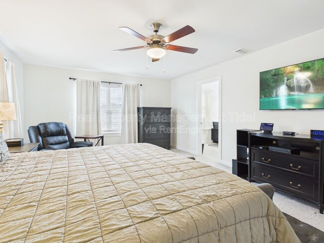 Building Photo - 555 Oliver Wy