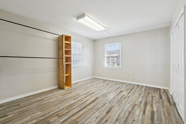 Building Photo - 4001 Georgetown Dr