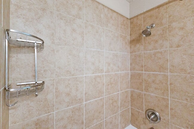 Building Photo - 9423 Aqua Dr