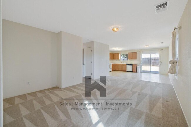 Building Photo - 2244 Country View Ave