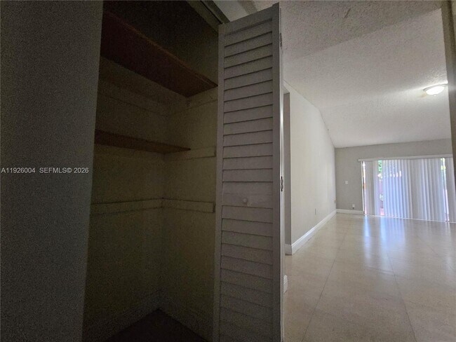 Building Photo - 5317 SW 140th Pl