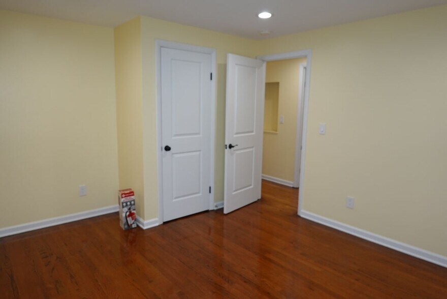 Building Photo - 277 Drummond Rd