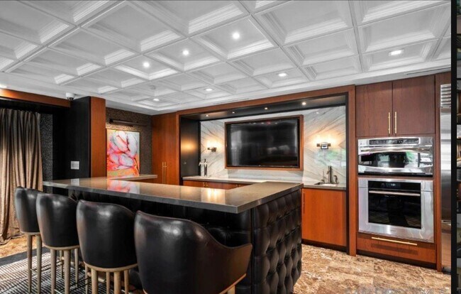 Building Photo - Newly updated features! 1 bedroom, 1.5 bat...