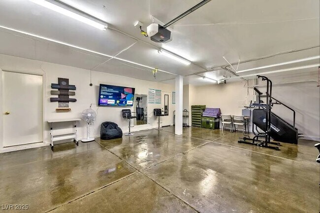 Building Photo - 4823 Illustrious St