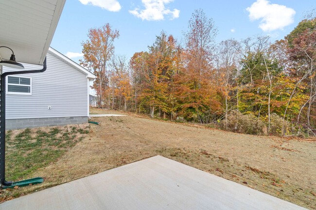 Building Photo - Welcome Home this Beautiful Home Old Woodl...