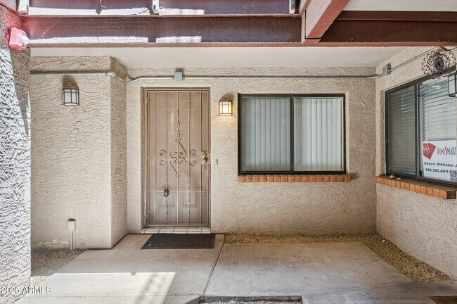 Building Photo - 17 E Ruth Ave