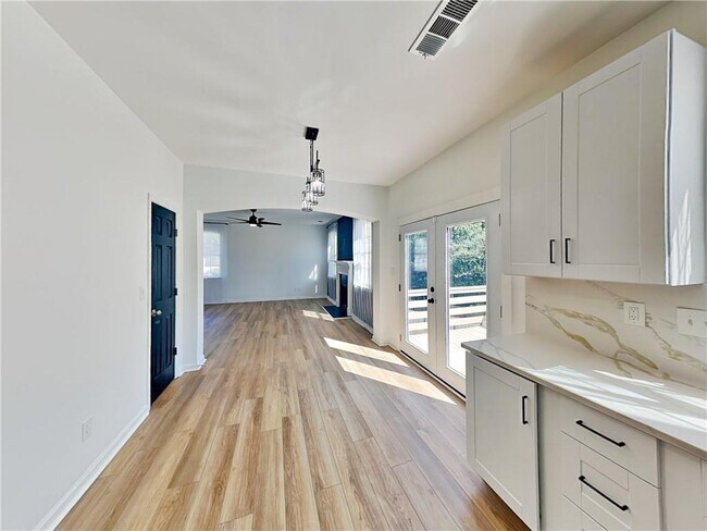 Building Photo - 515 Bigelow Ct