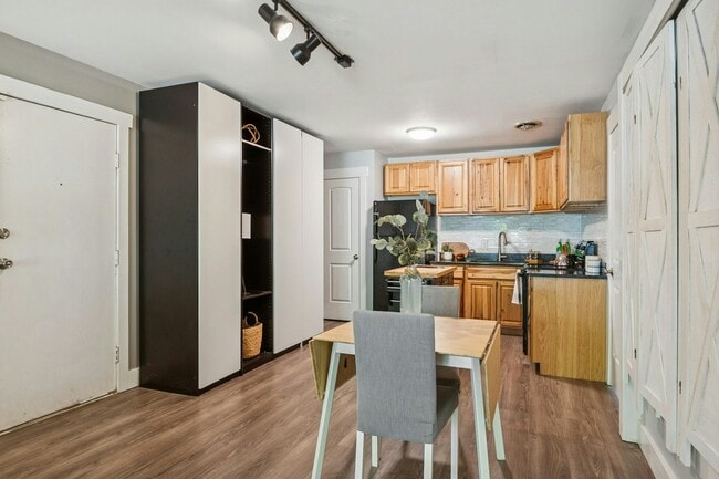 Building Photo - 127 S 800 E