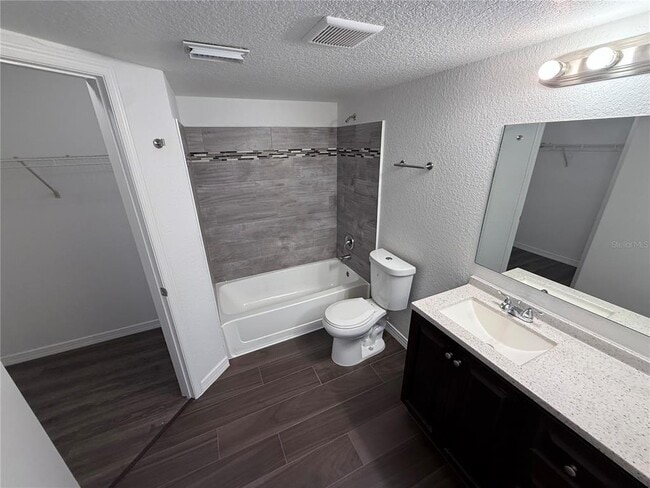 Building Photo - 4105 Tropical Isle Blvd