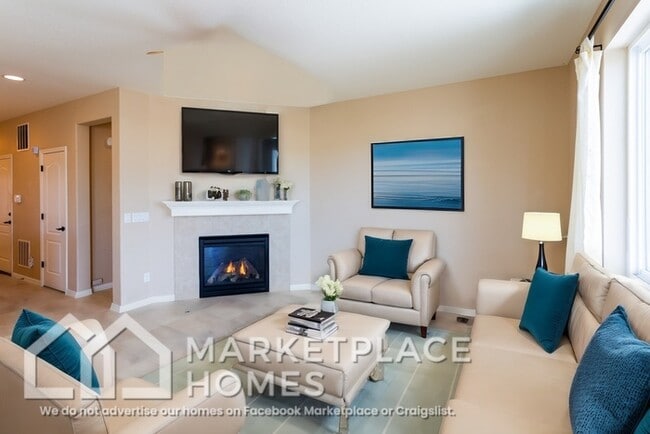 Building Photo - 6293 N Ensenada Ct