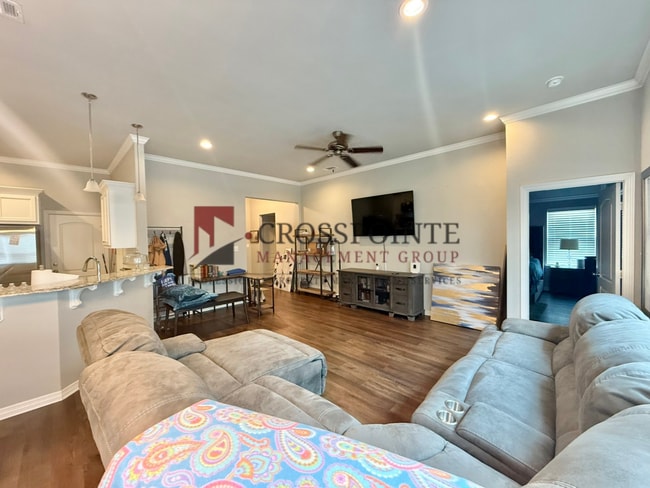 Building Photo - Coming Soon! 3 Bedroom, 2 Bathroom Home!