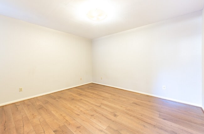 Building Photo - 2750 Holly Hall St