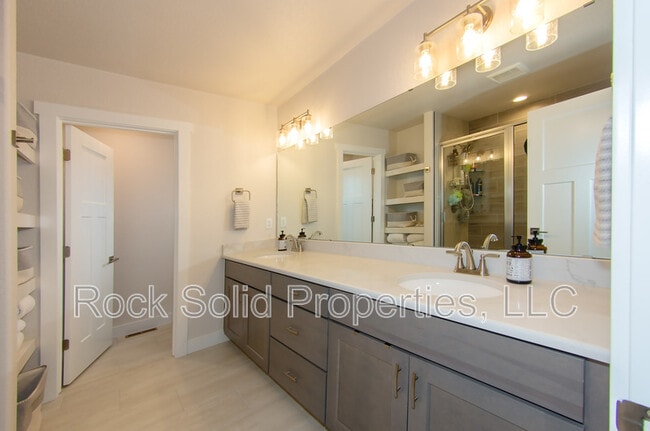 Building Photo - 7619 Three Hearts Trl