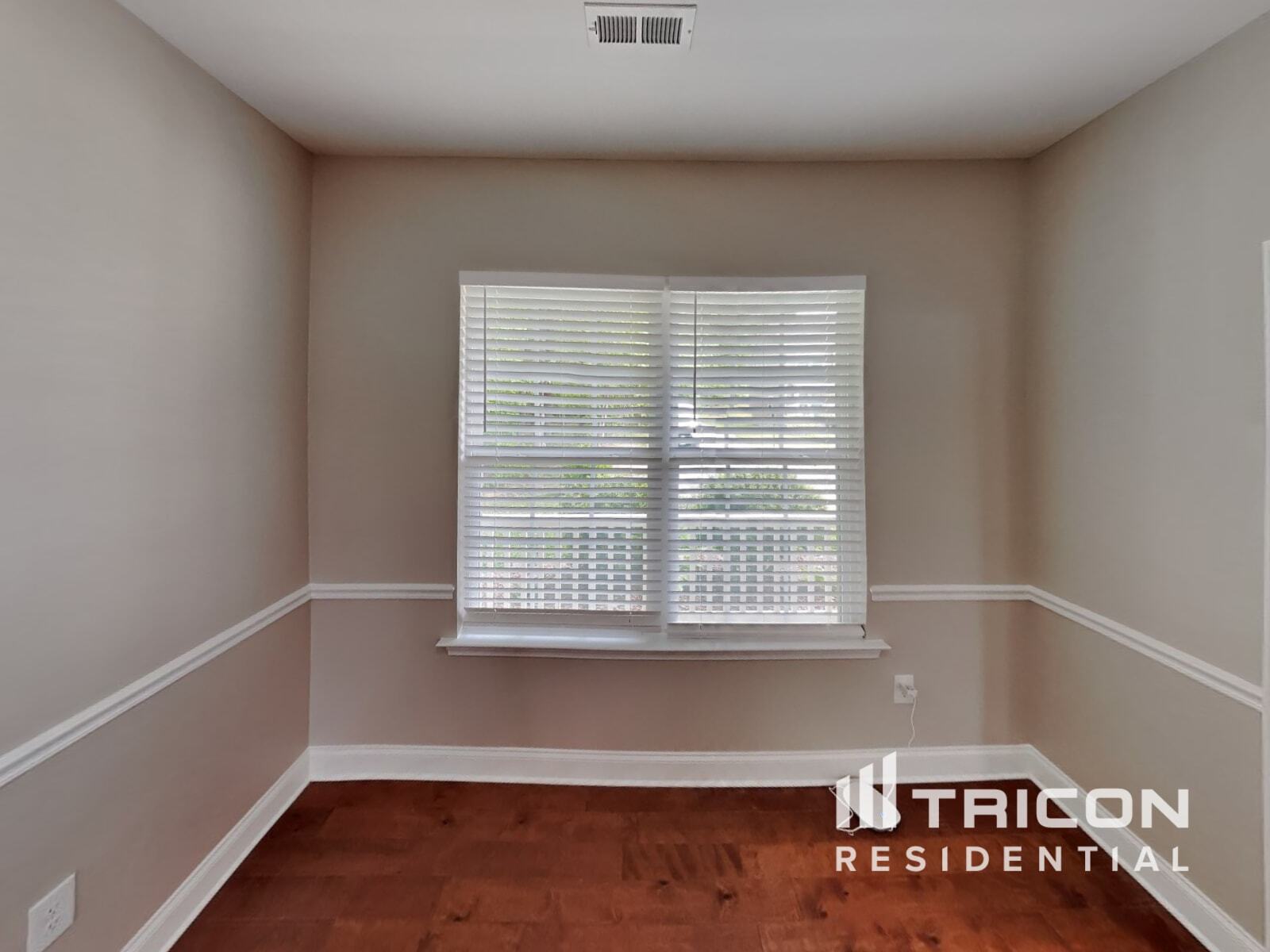 Building Photo - 135 Claystone Dr