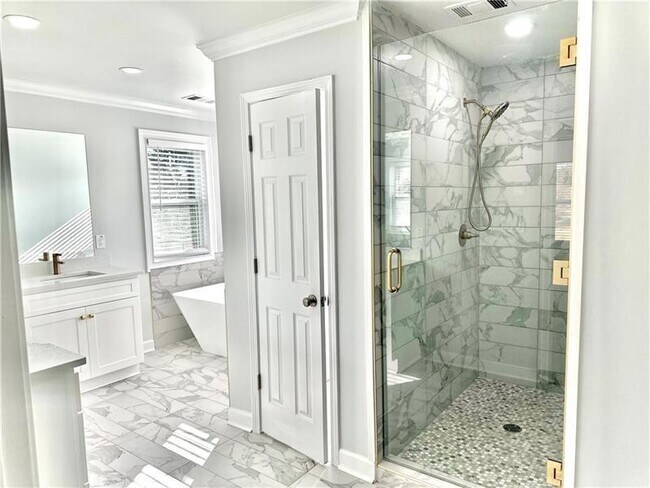 Building Photo - 312 Woodmont Ct