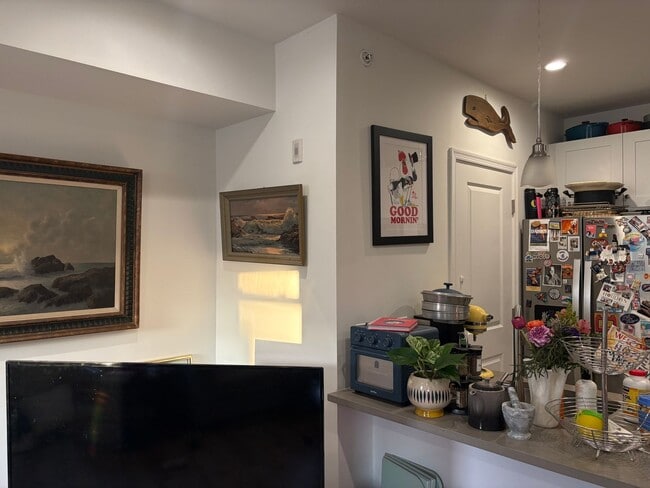 Building Photo - 737 S 4th St