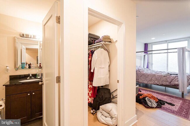 Building Photo - 1110 South St