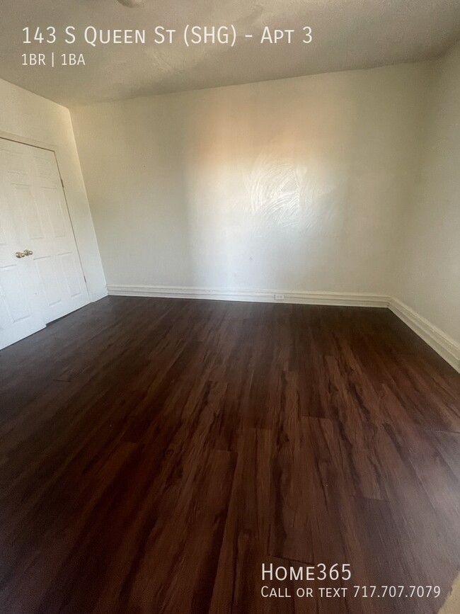 Primary Photo - Large 3rd Floor Efficiency Apartment!