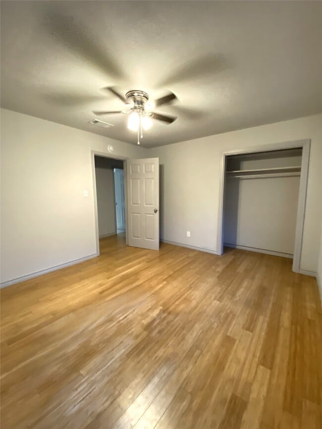 Building Photo - 315 S 3rd St