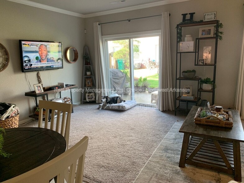 Building Photo - 2761 W Kilimanjaro Way