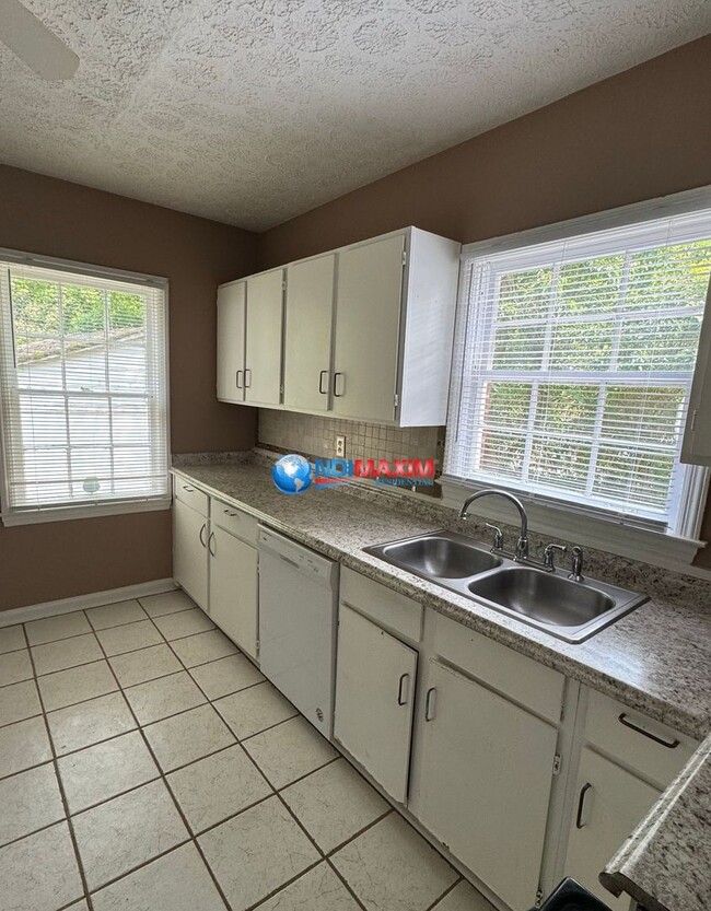 Building Photo - Cozy 3 bedrooms ranch in Tucker