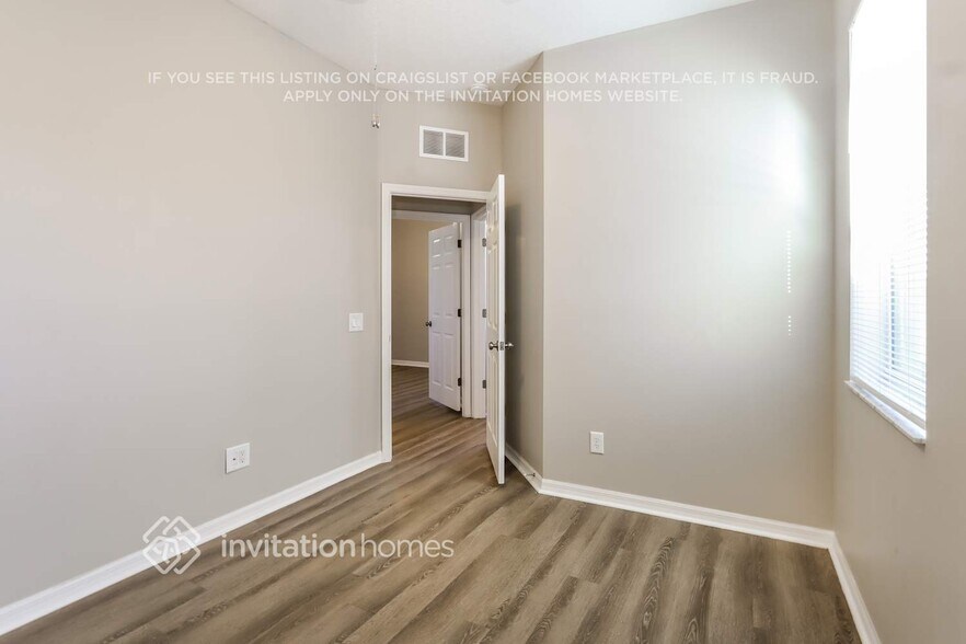 Building Photo - 10750 Pictorial Park Dr