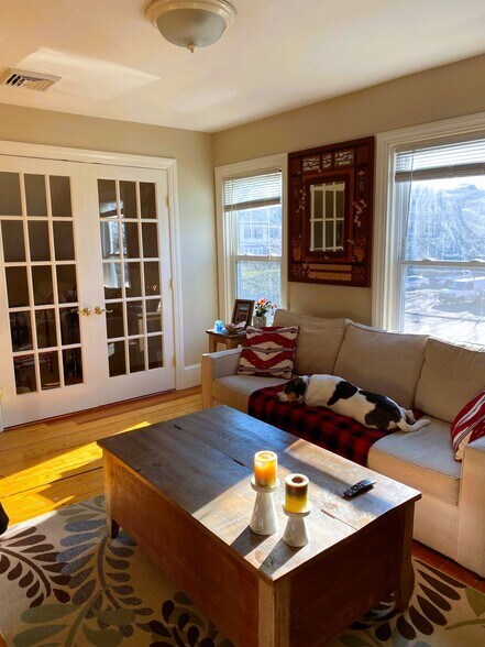 Building Photo - 74 Woodbine St