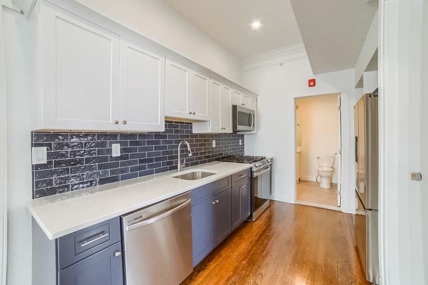 Kitchen - 495 Orange St