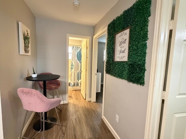 Building Photo - 1412 E 35th St