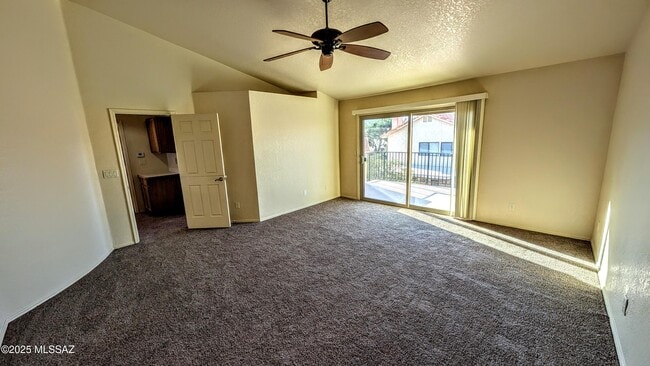 Building Photo - 1061 W Antelope Creek Way