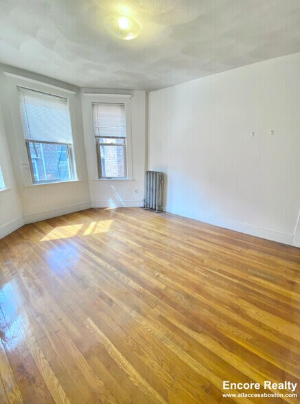 Building Photo - 11 Scottfield Rd