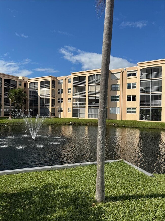 Building Photo - 505 E Dania Beach Blvd