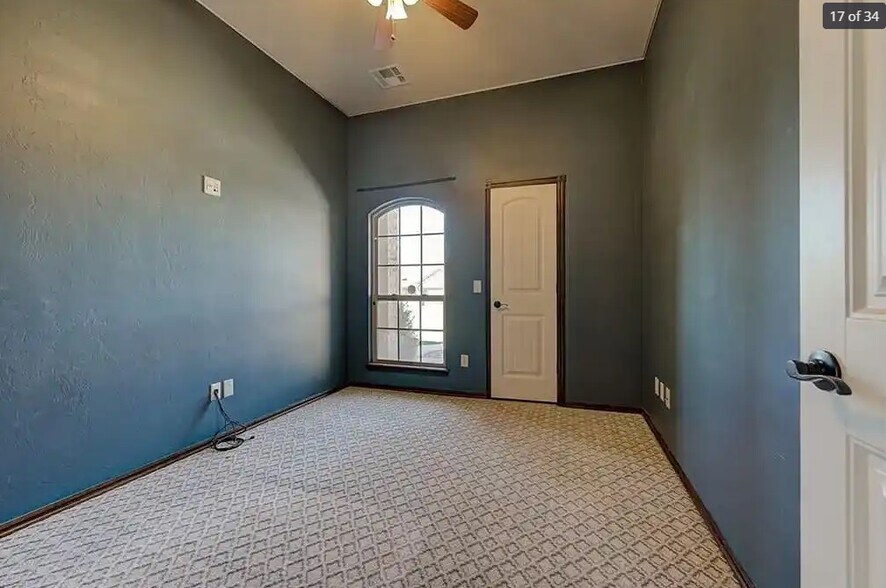 Building Photo - 3300 Marilyn Dr