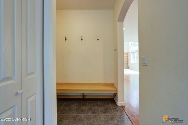 Building Photo - Stunning home conviently located by Eagle ...