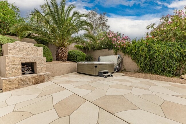 Building Photo - 7690 E San Fernando Dr