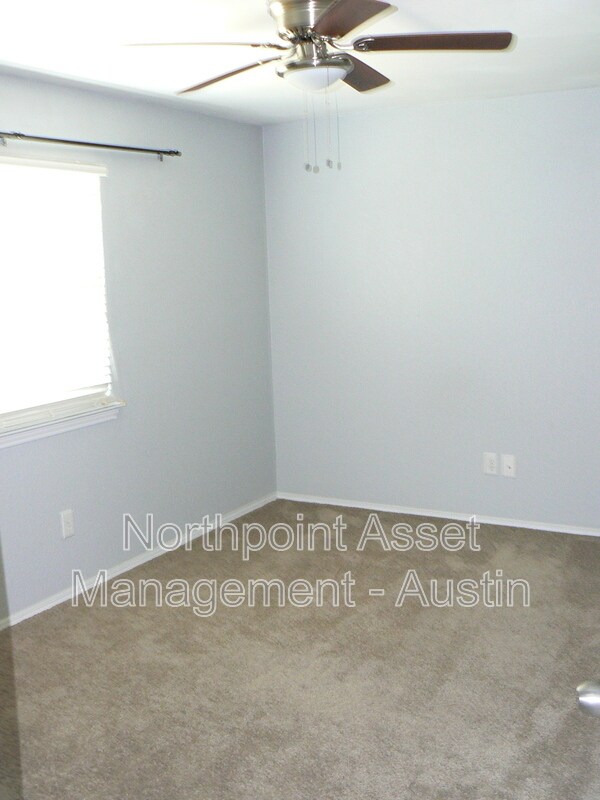 Building Photo - 1701 Yucca Ln