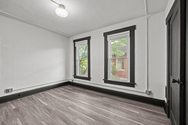 Building Photo - 941 E Whittier St