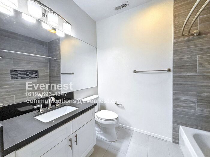 Building Photo - 10796 Sabre Hill Dr