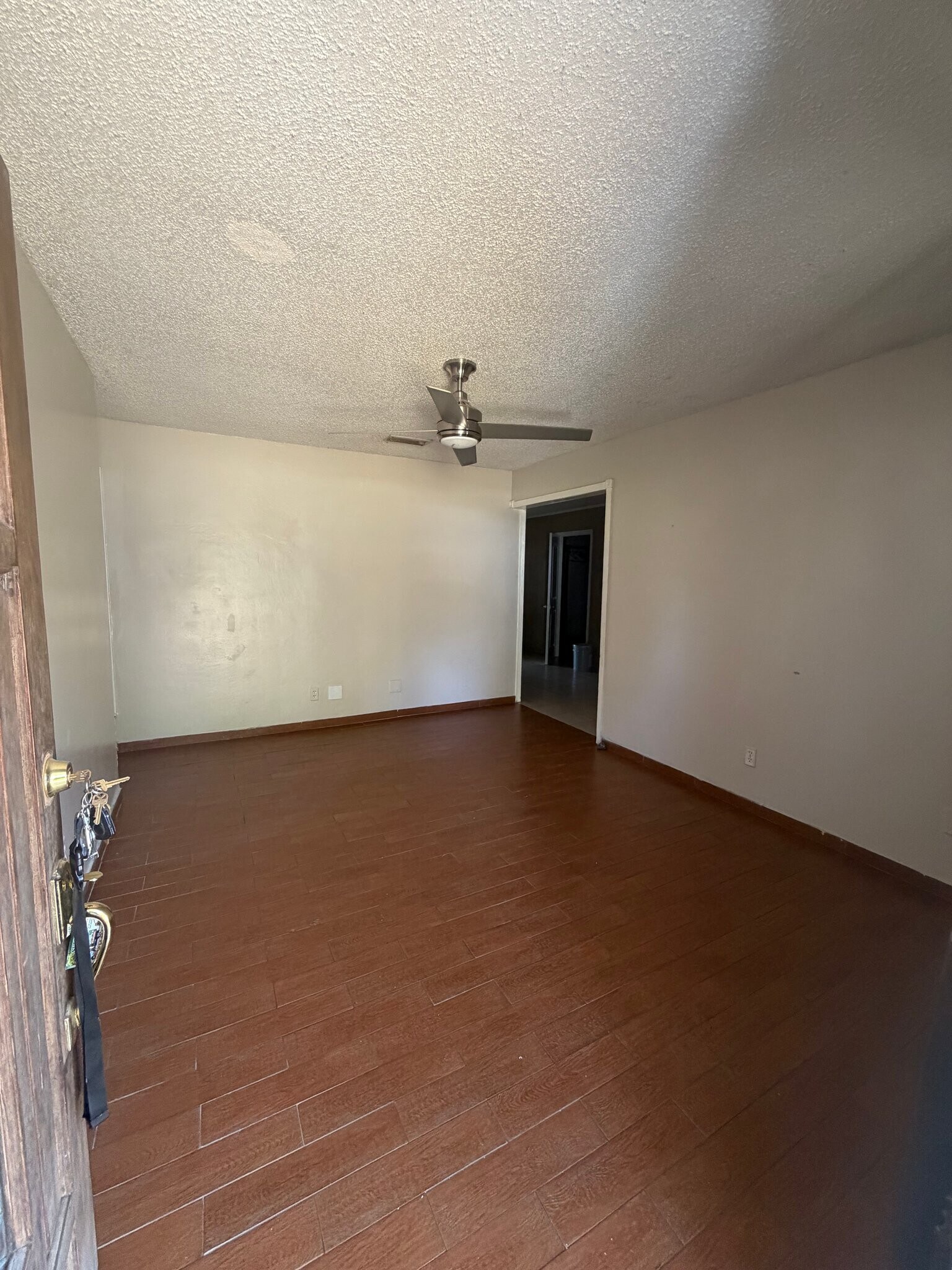 Building Photo - 526 Pebble Rd