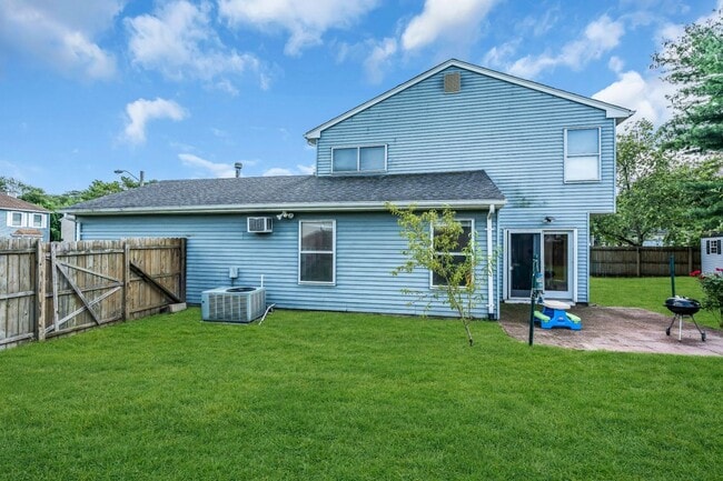 Building Photo - 6 Cattail Dr
