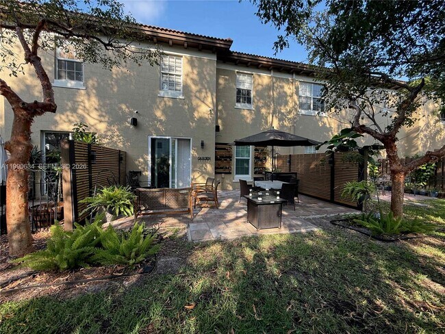 Building Photo - 6923 Julia Gardens Dr